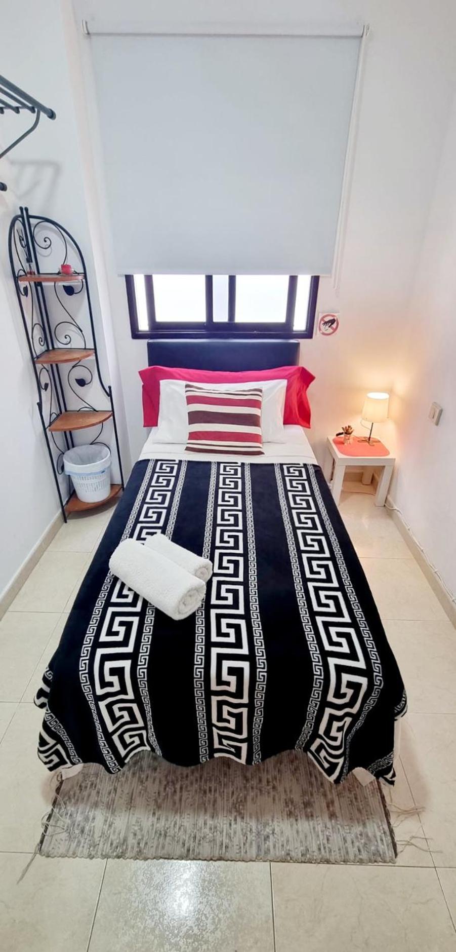 Almar We Go! Habitaciones Privadas En Alcala - Private Rooms - Pieces Privees - In Shared Apartment Esterno foto