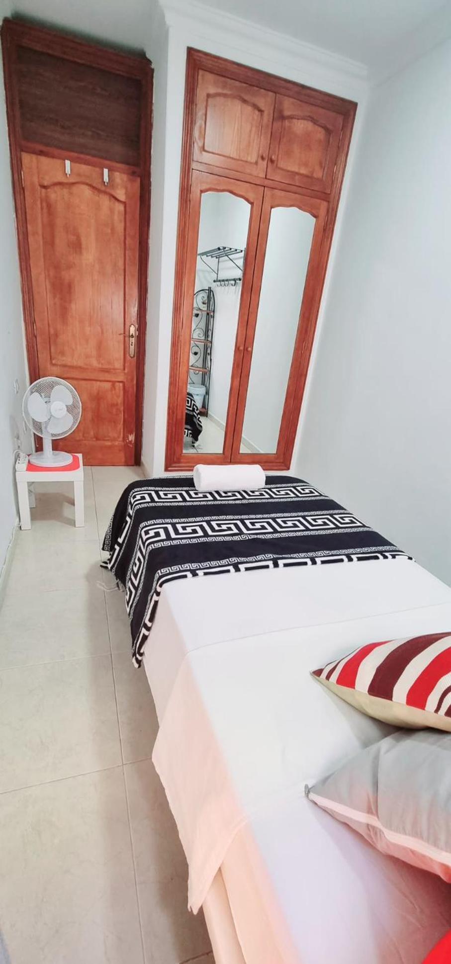 Almar We Go! Habitaciones Privadas En Alcala - Private Rooms - Pieces Privees - In Shared Apartment Esterno foto